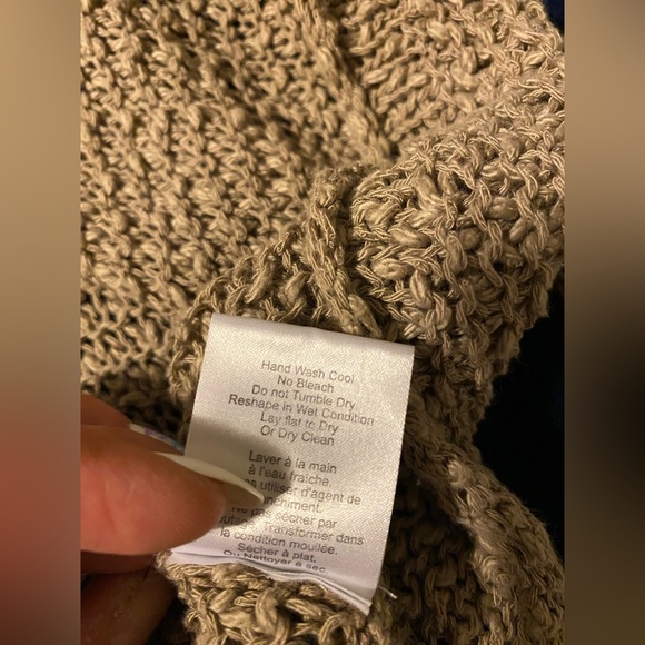 ARITZIA Talula Knit Sweater medium - Picture 4 of 6